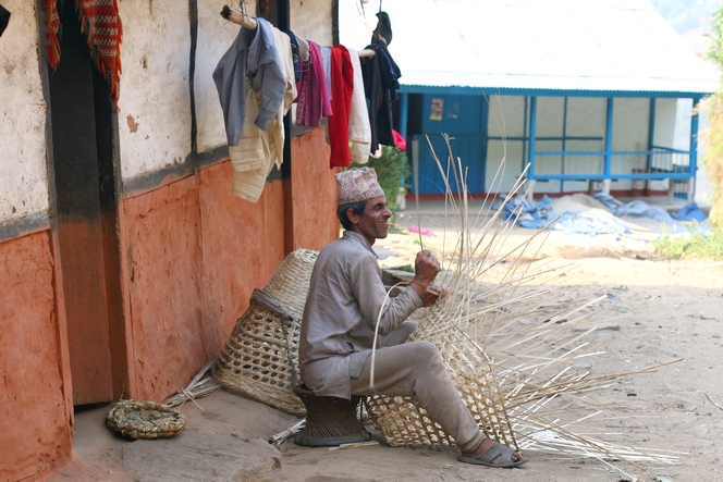 Basket made for harvesting tea