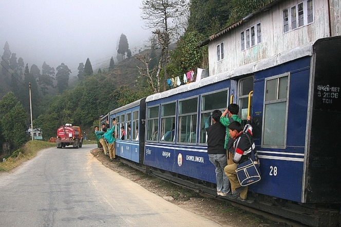 On the way to school in Kurseong