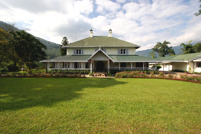 In Tumsong Tea Estate : a wonderful bungalow