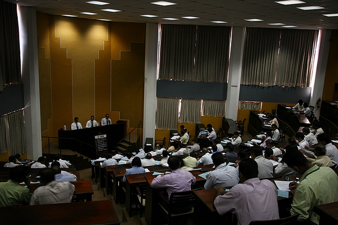 In Colombo, weekly tea auctions are held