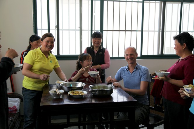 Mealtime in a Chinese tea factory