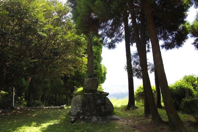 A stele worth a detour on the island of Kyushu
