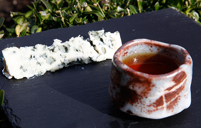 Tea and cheese pairing: Thé du Tigre and Roquefort