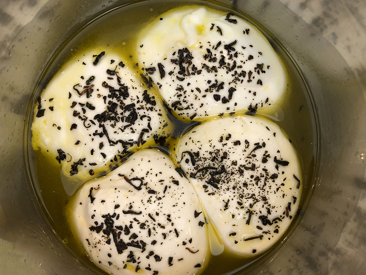 Tea can be sprinkled over food Tea can be sprinkled over food